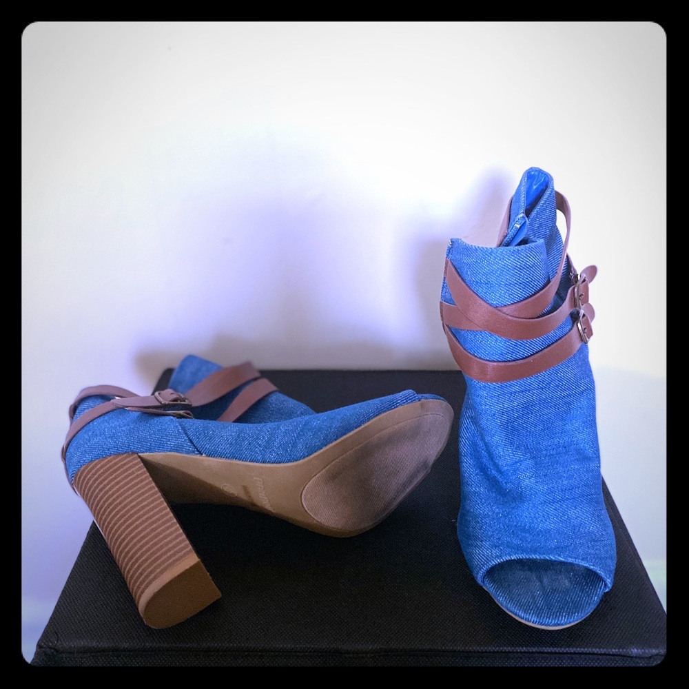 Adorable Denim peep toe bootie trimmed